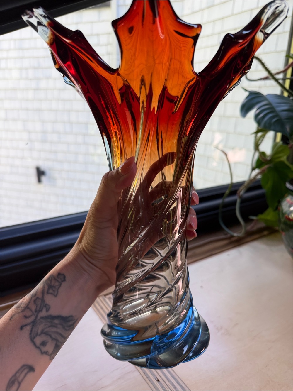 Mid Century Modern Murano inspired Czech colored ombré glass vase - Picture 5 of 7
